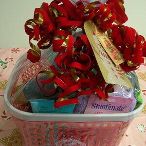 Self-Care Sunday-17-Piece Reset, Relax, Renew Christmas Holiday Spa Gift Basket